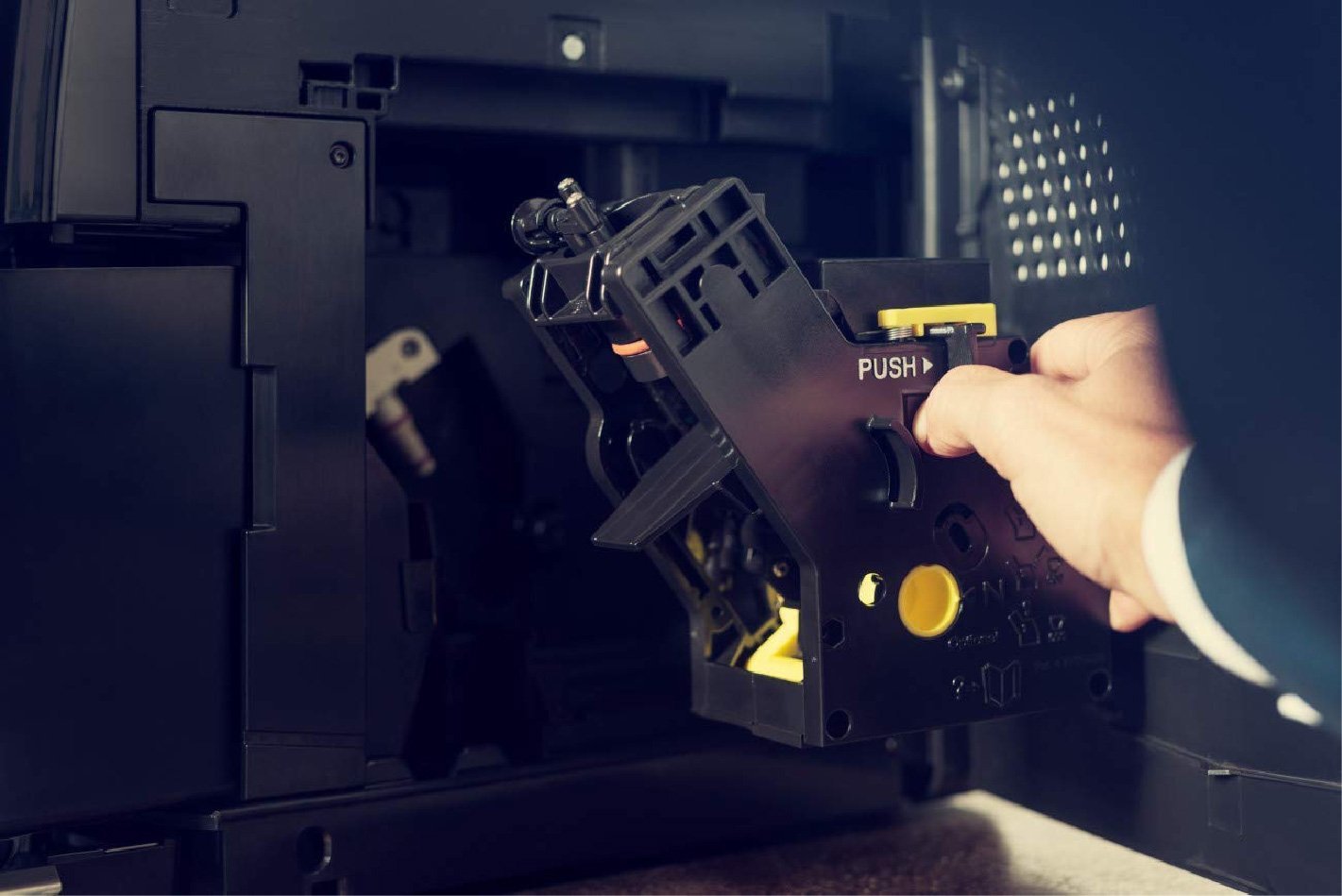 Saeco Xelsis SM7685/04 Super Automatic Espresso Machine (Stainless Steel / Silver) – REFURBISHED