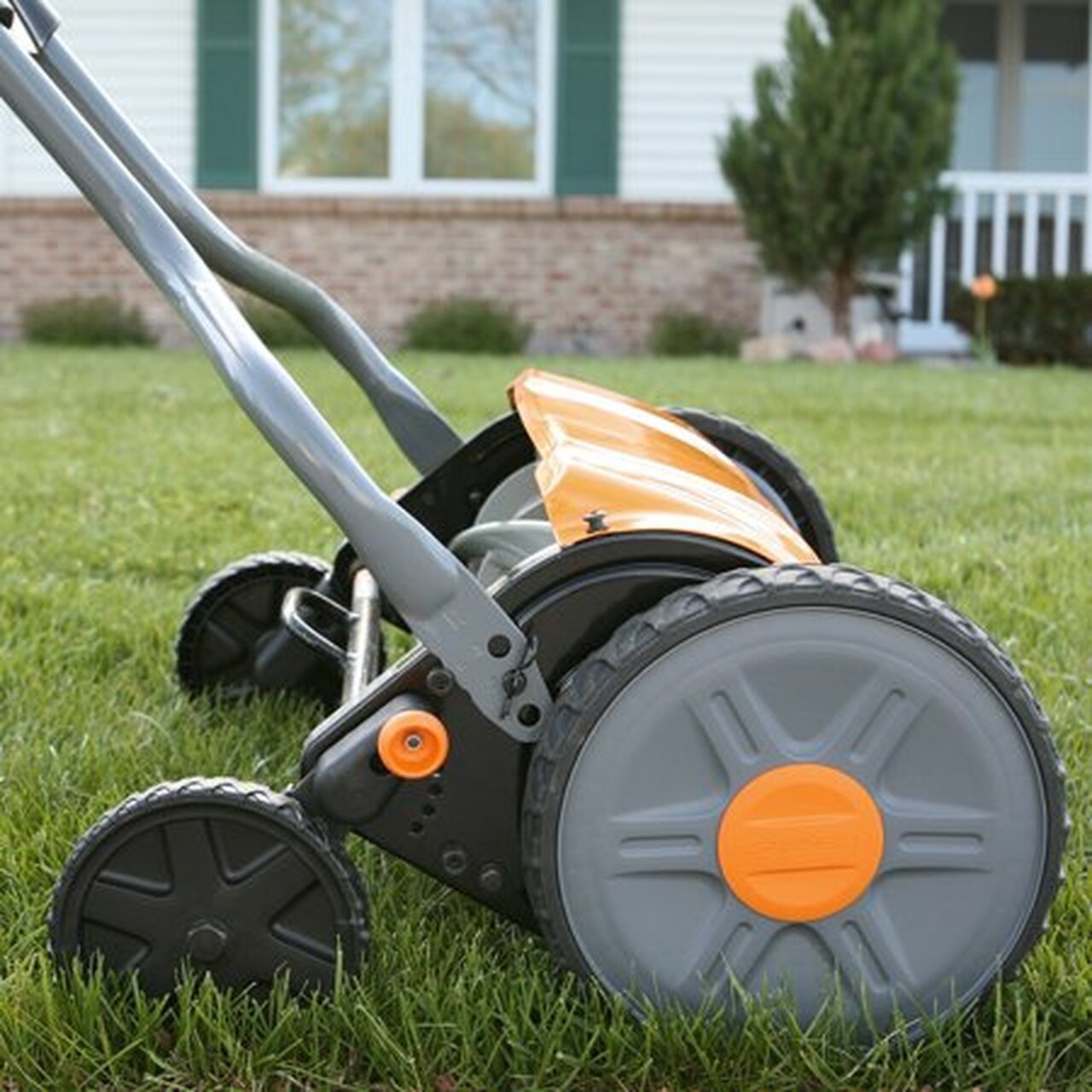 Fiskars 17' Staysharp Push Reel Lawn Mower, 1pc, 362080-1001