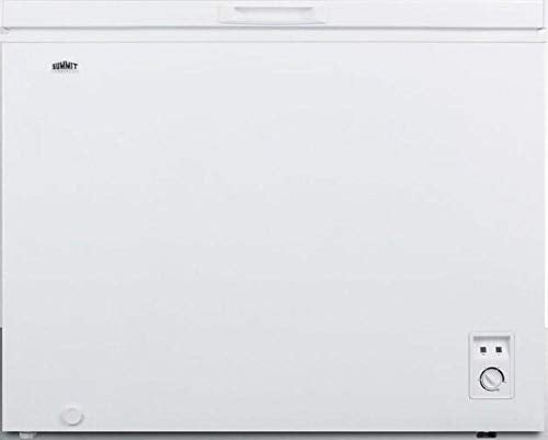 Summit Appliance WCH07W Residential Chest Freezer in White, Manual Defrost, Adjustable Thermostat, Defrost Drain, Hammered Aluminum Interior, Storage Basket, Pocket Handle, Counterbalanced Hinges