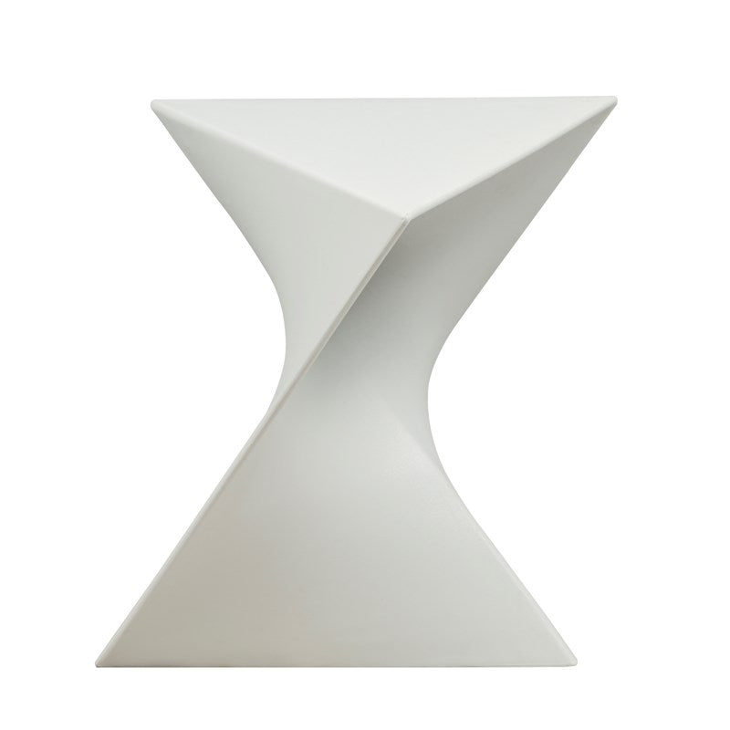 LeisureMod Randolph Modern Plastic Triangle End Table