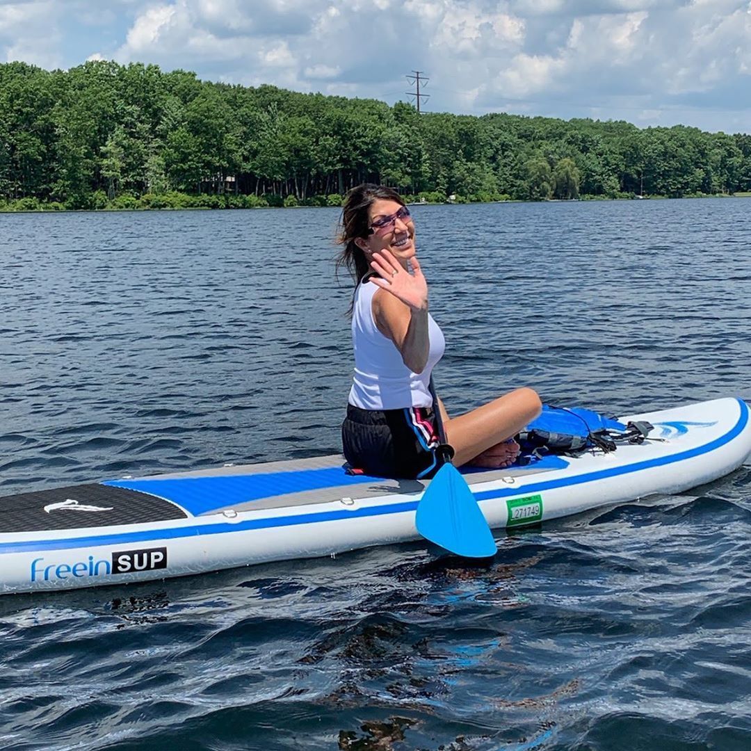 Freein 10' Inflatable Kayak Package Dual Action Pump Triple Fins White New