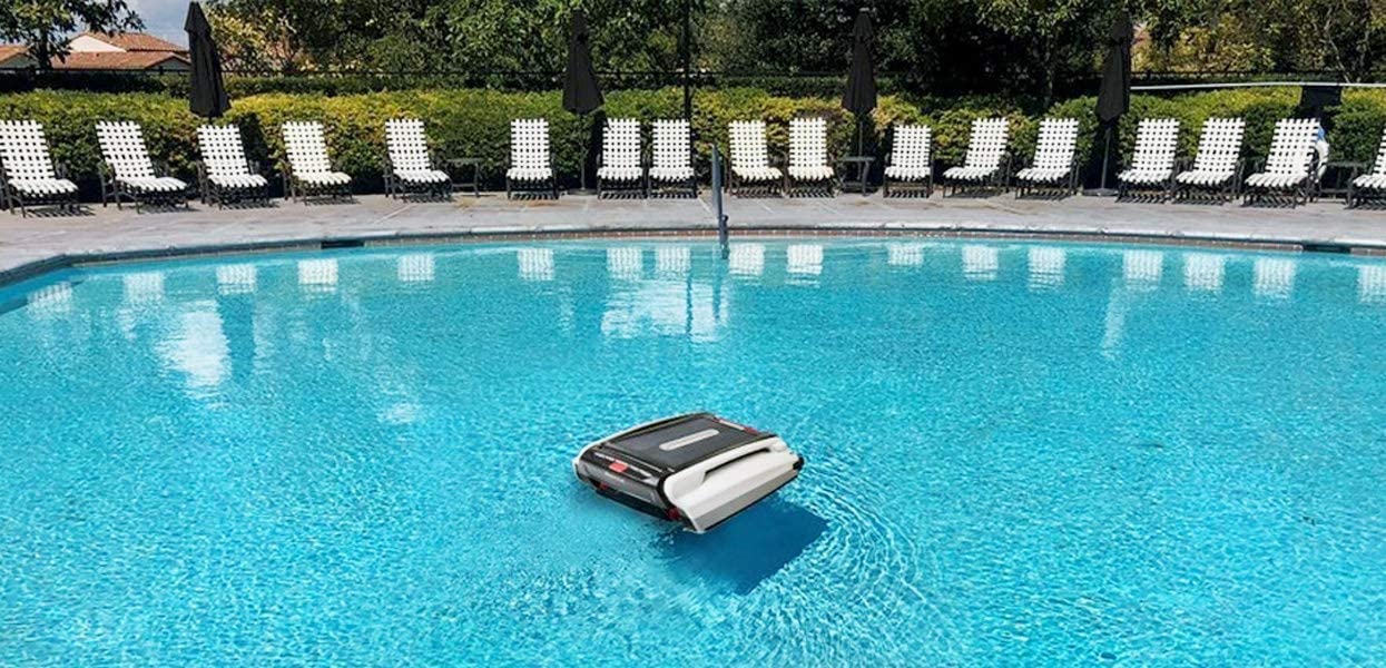 Instapark Betta Automatic Robotic Pool Cleaner Solar Powered Pool Skimmer Silver New