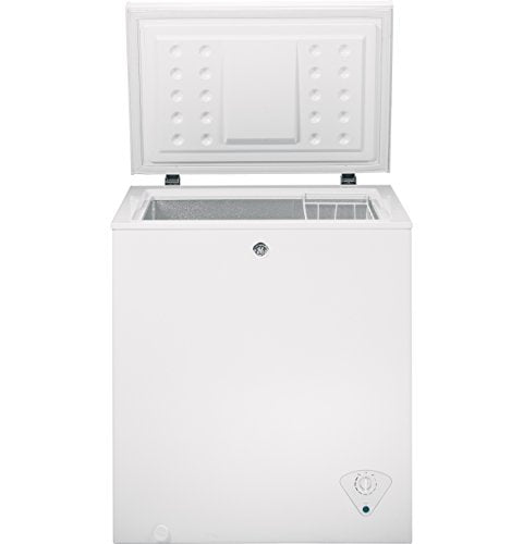 GE FCM5SKWW Chest Freezer, 5 cubic ft, White