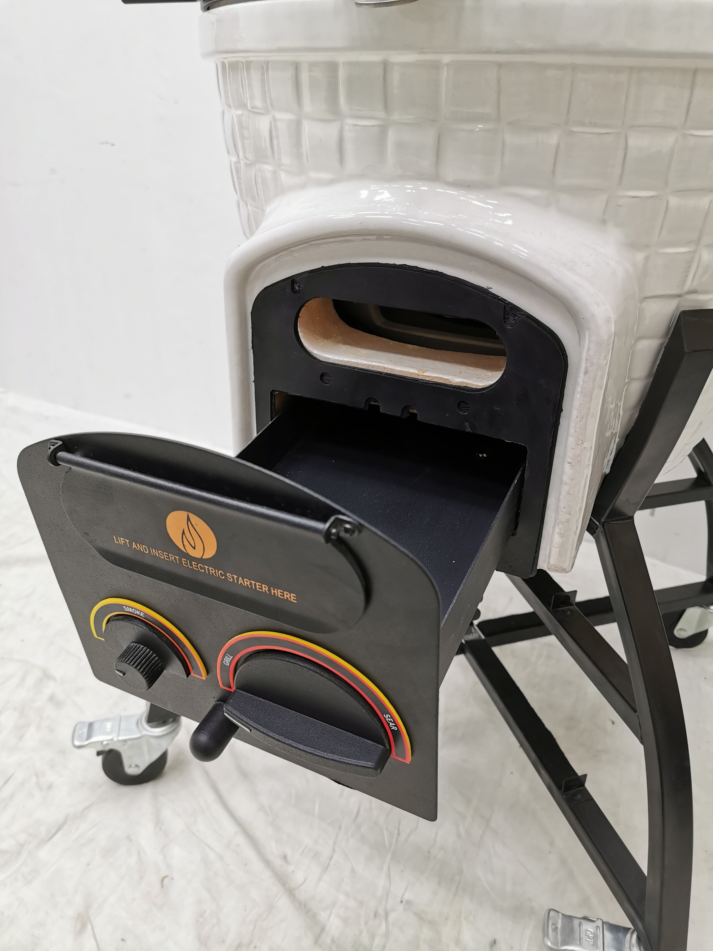 Vision Grills Elite Series XR402 Deluxe Ceramic Kamado Grill