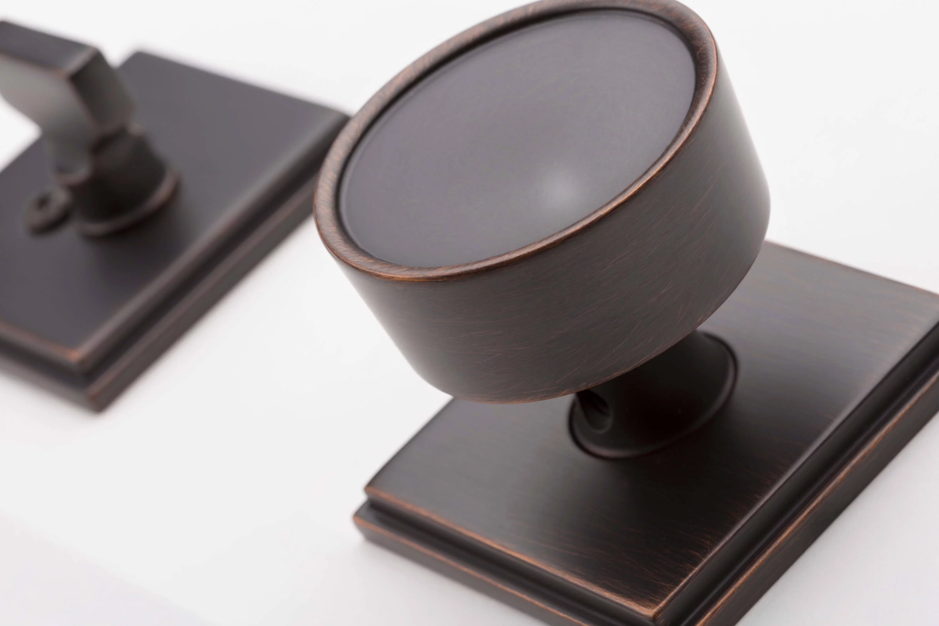 Baldwin 85310.Entr Hollywood Hills Sectional Single Cylinder Door Handleset - Bronze